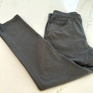 Perry Ellis Motion grey career dress pants slacks 30x30 EUC no iron